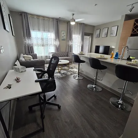 Apartment Stylish Urban W Balcony