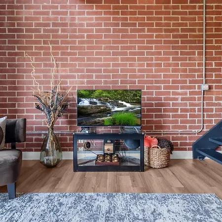Modern Uptown Loft - Corporate-ready - Views Charlotte