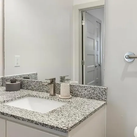 Landing Amazing 1Bd Clubhouse Pool Apartment