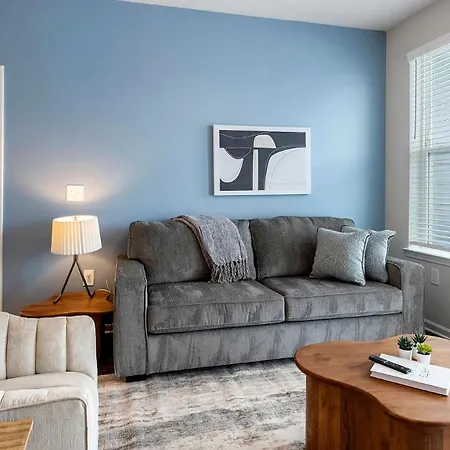 Landing Incredible 1bd Gym Pool * Charlotte