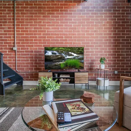 Modern Uptown Loft - Corporate-ready - Views * Charlotte