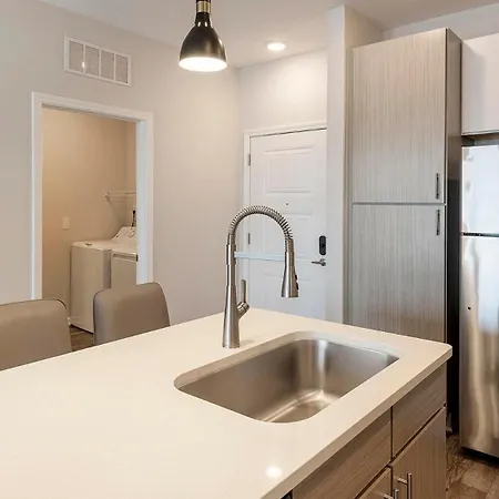 Landing Incredible 1bd Gym Pool Apartment Charlotte