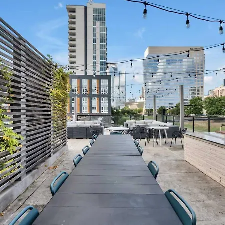 Skyline - Free Parking, Pool, Views * Charlotte