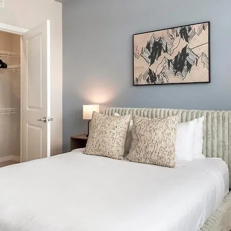 Landing Stunning 1bd Pool Yoga Charlotte