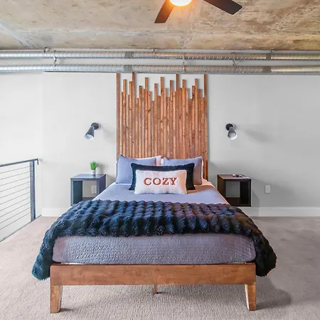 Modern Uptown Loft - Corporate-ready - Views Charlotte