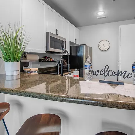 Modern Uptown Loft - Corporate-ready - Views * Charlotte