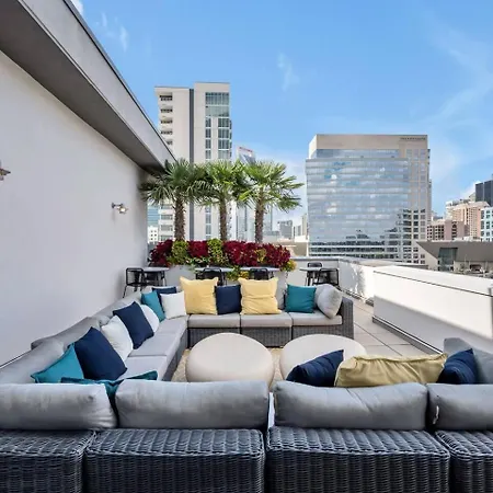 Carolina Charm - Free Parking, Pool, Gym Apartment