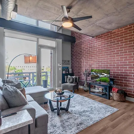 Modern Uptown Loft - Corporate-ready - Views * Charlotte