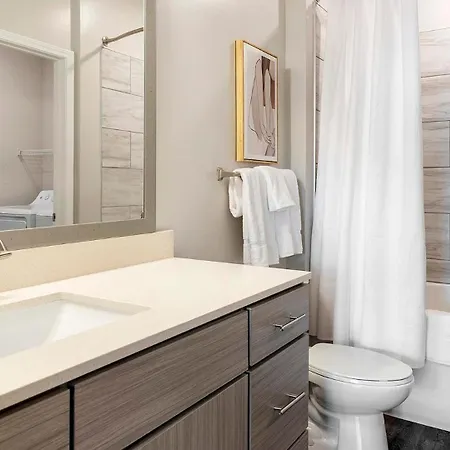 Landing Incredible 1bd Gym Pool *