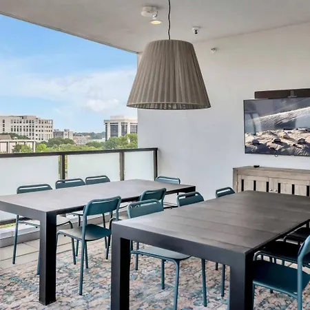 Carolina Charm - Free Parking, Pool, Gym Charlotte