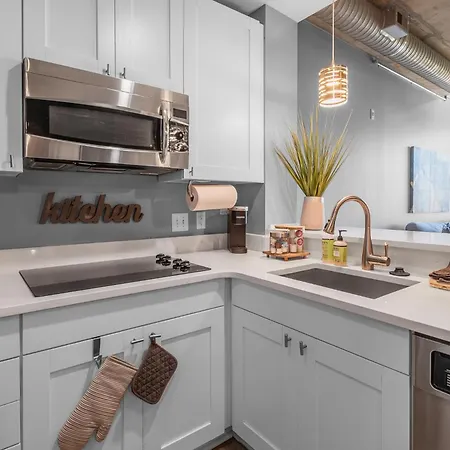 Modern Uptown Loft - Corporate-ready - Views * Charlotte