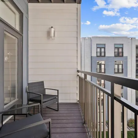 Apartment Queen Haven - Free Parking, Pool, Balcony *