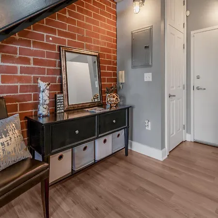 Modern Uptown Loft - Corporate-ready - Views Charlotte