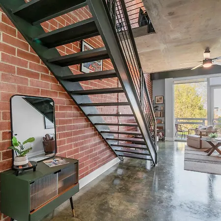 Apartment Modern Uptown Loft - Corporate-ready - Views *