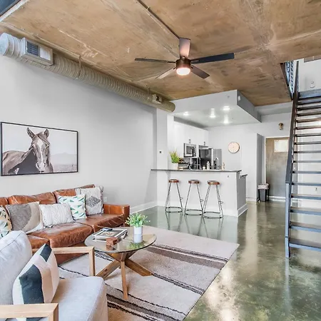 Modern Uptown Loft - Corporate-ready - Views Charlotte