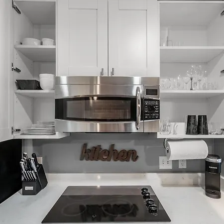 Modern Uptown Loft - Corporate-ready - Views Apartment
