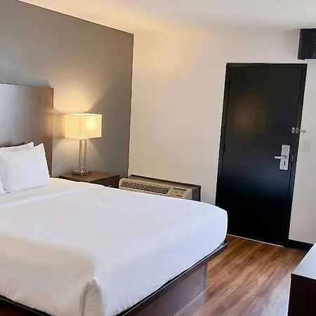 Clarion Pointe 3*