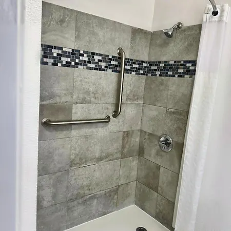 Clarion Pointe Hotel Charlotte
