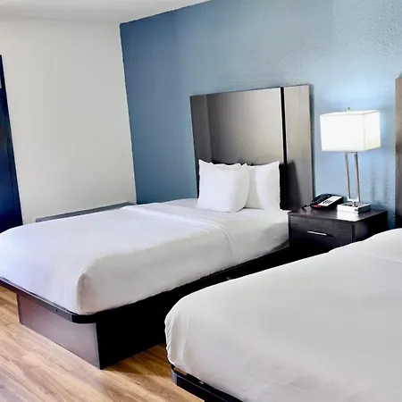 Clarion Pointe Hotel 3*