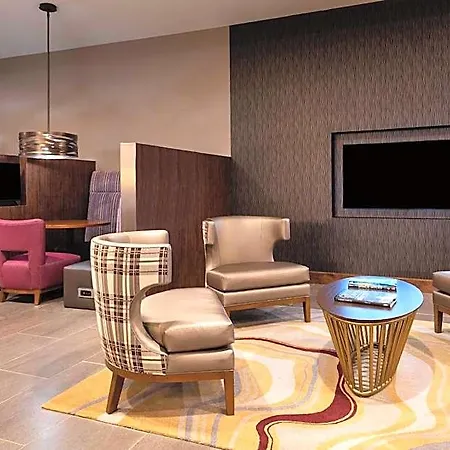 Courtyard By Marriott Northlake Hotel 2*