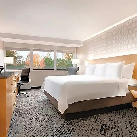 Radisson Airport 3*