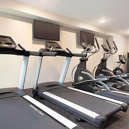 Radisson Airport Hotel 3*