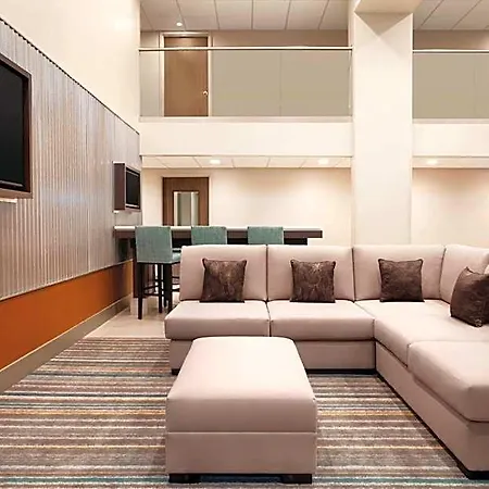 Radisson Airport Hotel 3*