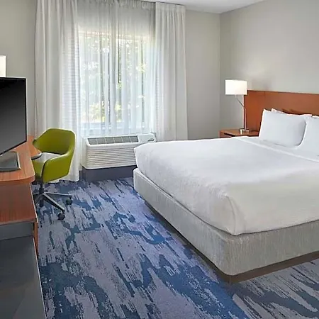 Hotel Fairfield & By Marriott Airport