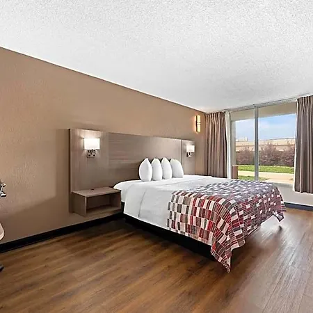 Motel Red Roof - Airport 2*