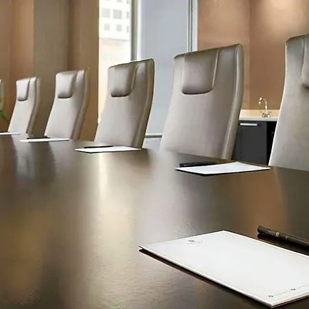 Hotel Embassy By Hilton Uptown 4*