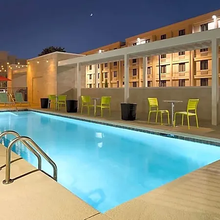 Home2 By Hilton Airport 3*