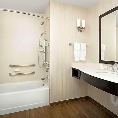 Hilton Garden Airport 3* Charlotte
