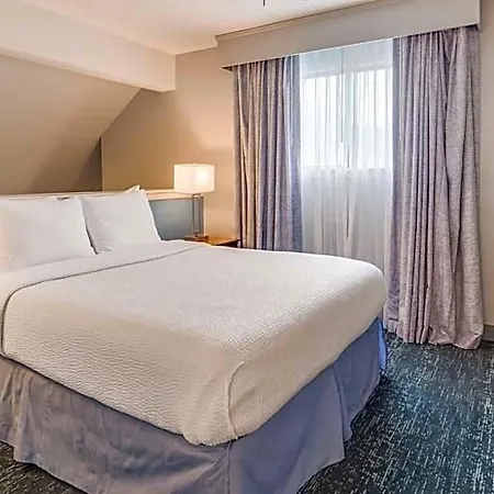 Hotel Surestay By Western Executive Park 3*