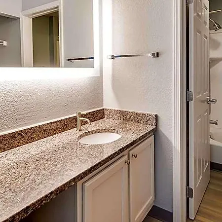 Surestay By Western Executive Park 3*
