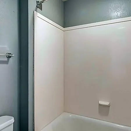 Surestay By Western Executive Park Charlotte