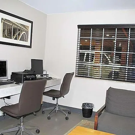 Hotel Country & By Radisson, I-85 Airport, Nc 3*