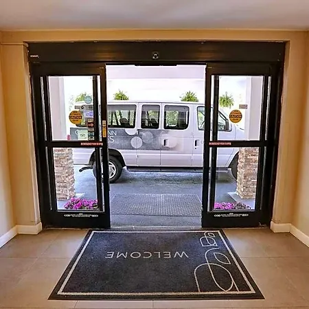 Country & By Radisson, I-85 Airport, Nc Hotel 3*