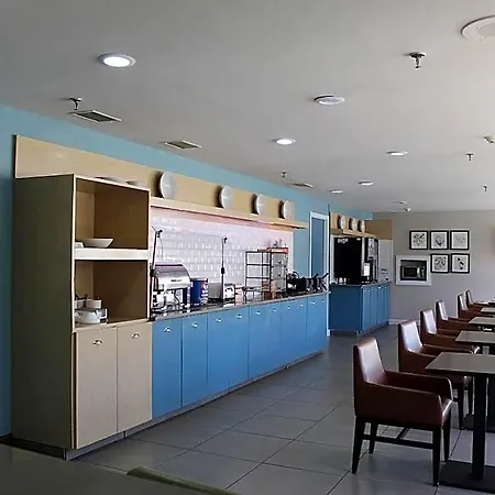 Hotel Country & By Radisson, I-85 Airport, Nc