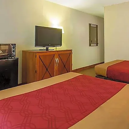 & 4 Less Motel