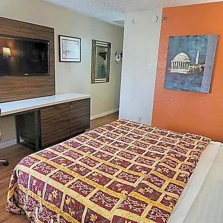 & 4 Less Motel 2*