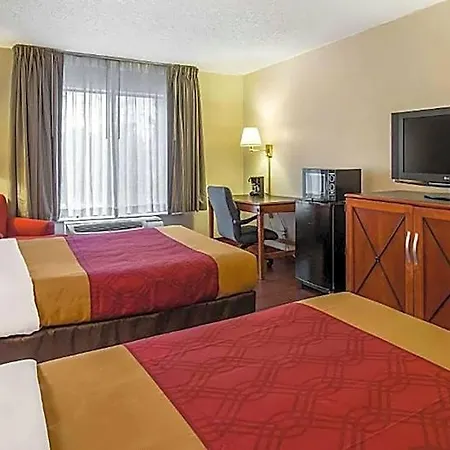 Motel & 4 Less Charlotte