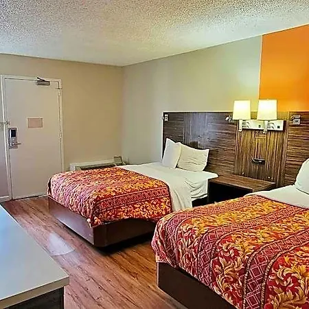 Motel & 4 Less