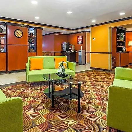 Motel & 4 Less Charlotte
