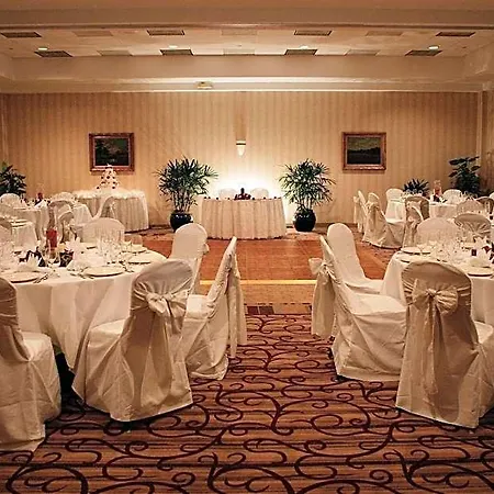 Hotel Doubletree By Hilton Airport Charlotte