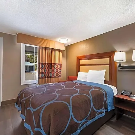Rodeway Airport Area Inn 4*