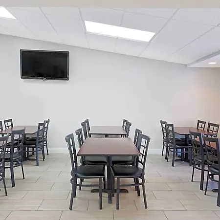 Inn Rodeway Airport Area 4*