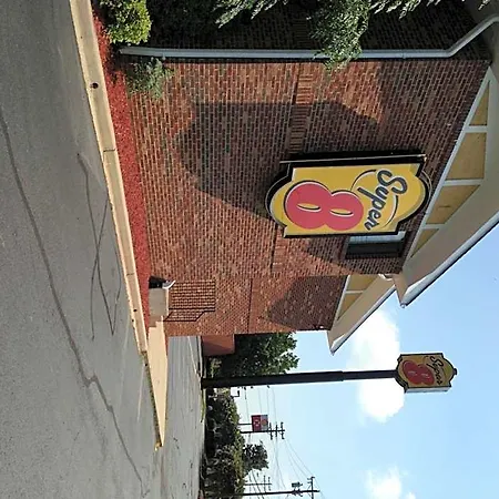 Super 8 By Wyndham Motel Charlotte