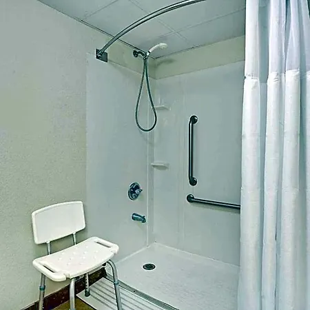 Wyndham Garden Airport Southeast 3*