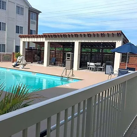 Candlewood - - Arrowood By Ihg Hotel 2*