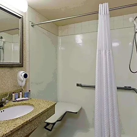 Hotel Wingate By Wyndham Airport